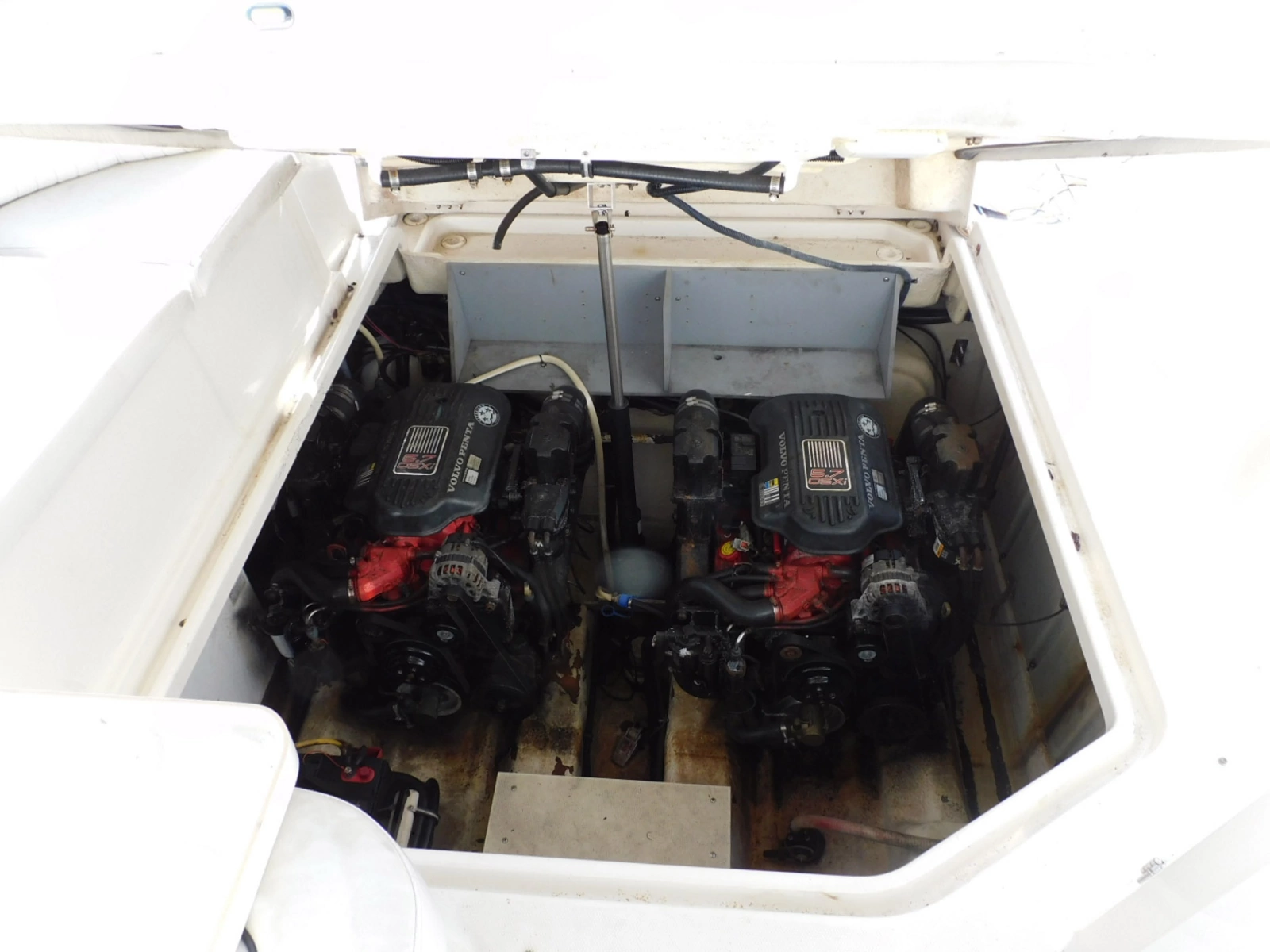 2007 Monterey 330 Sport Yacht