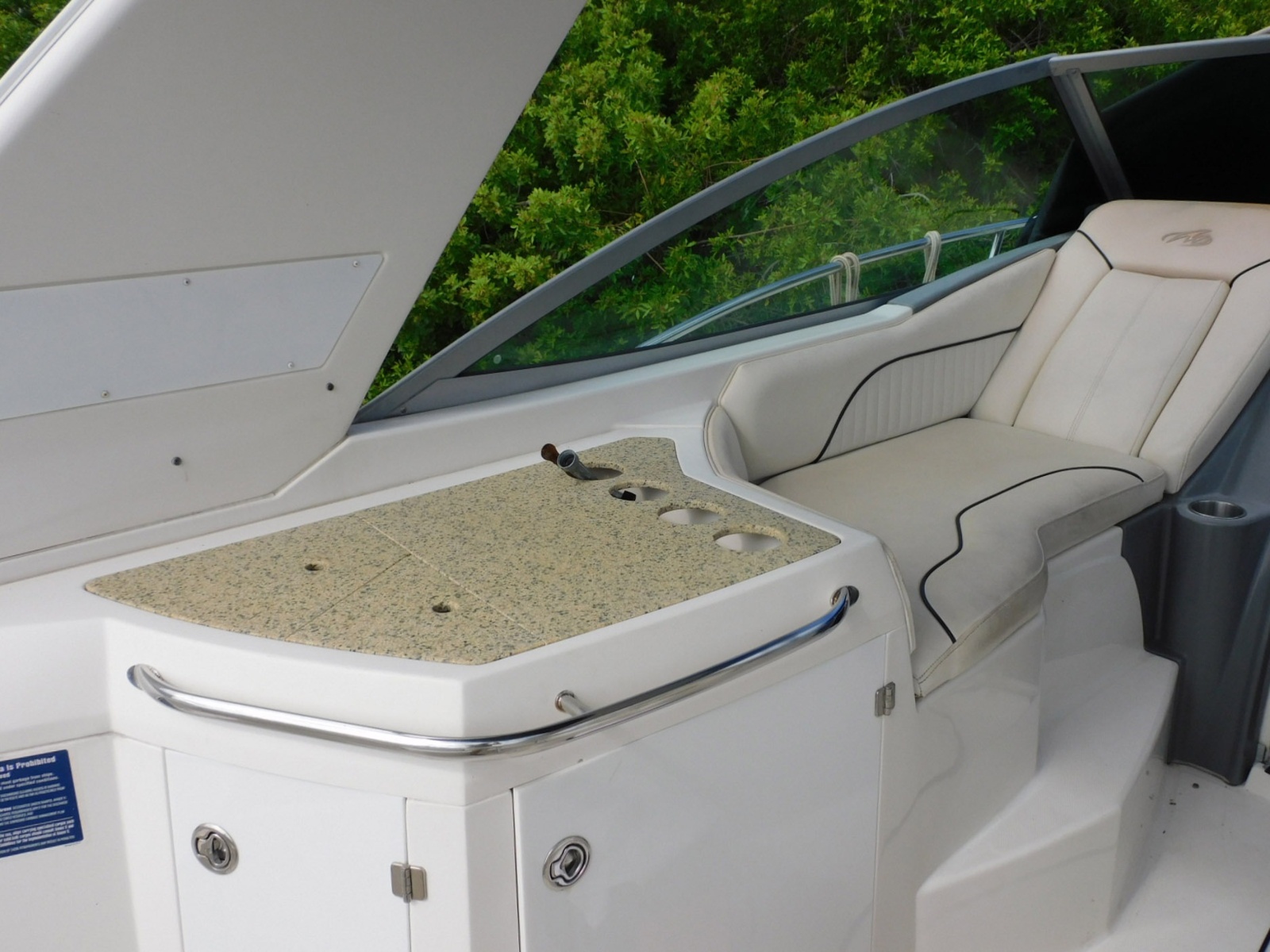 2007 Monterey 330 Sport Yacht
