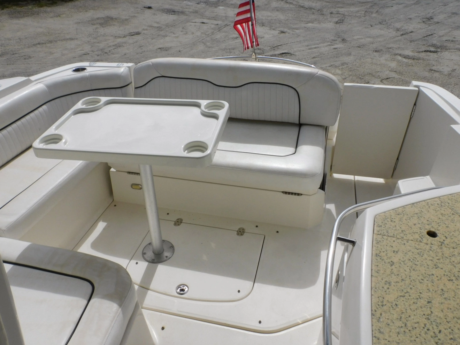 2007 Monterey 330 Sport Yacht