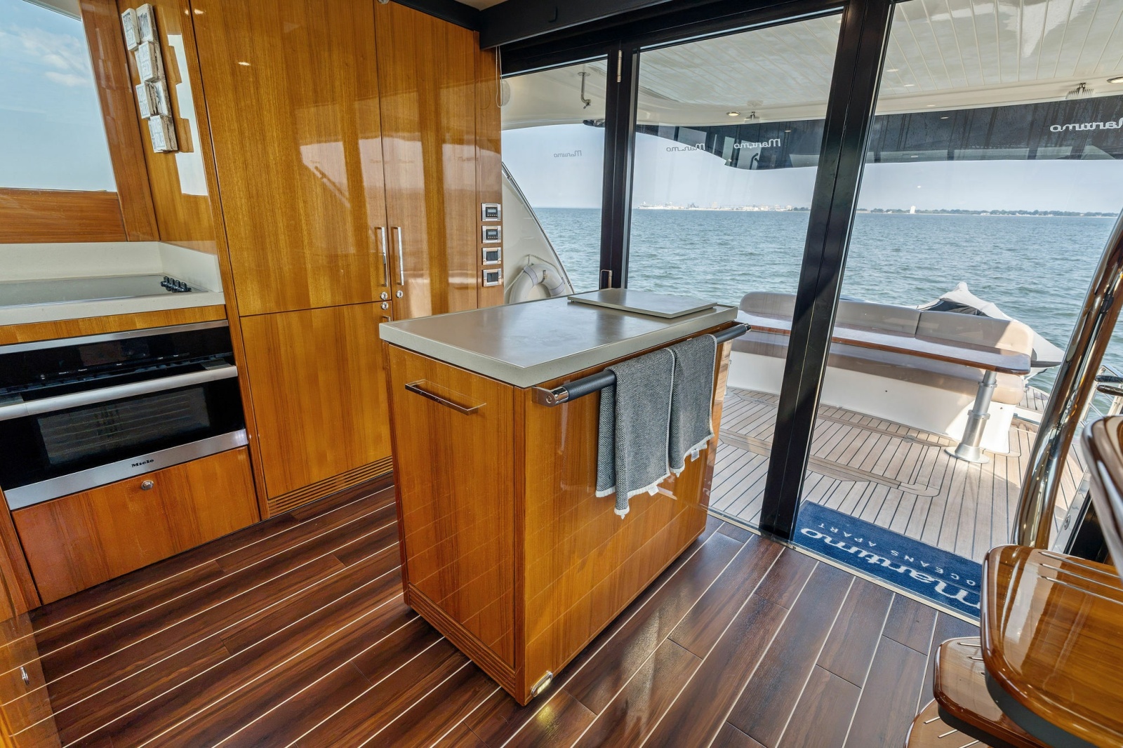 2016 Maritimo M58