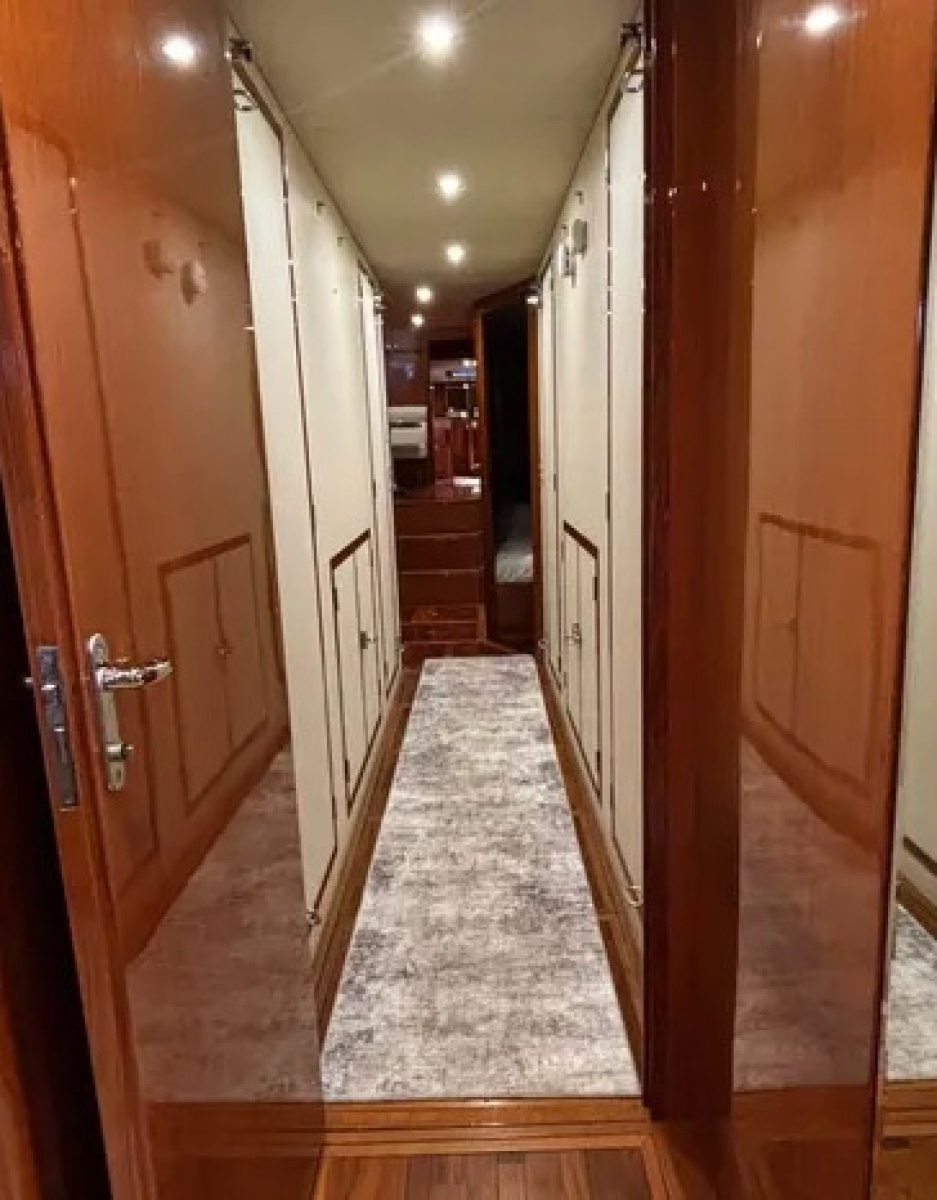 2000 Jefferson Marquessa 56 Cockpit