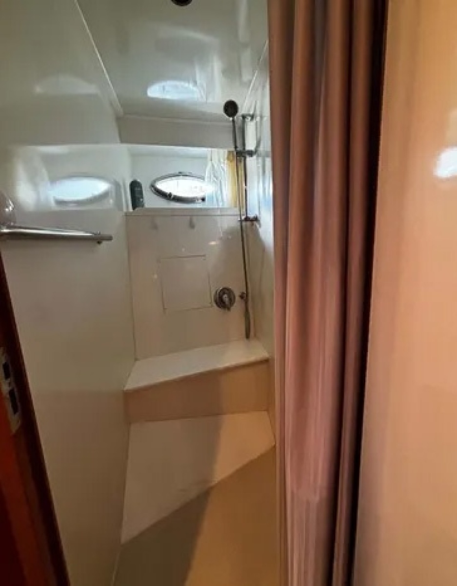 2000 Jefferson Marquessa 56 Cockpit
