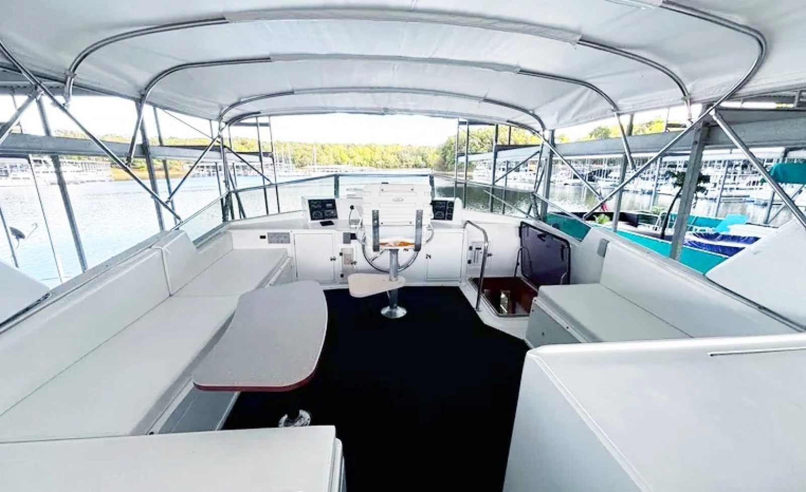 2000 Jefferson Marquessa 56 Cockpit