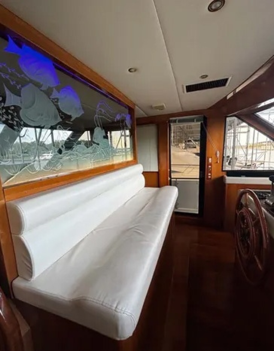 2000 Jefferson Marquessa 56 Cockpit