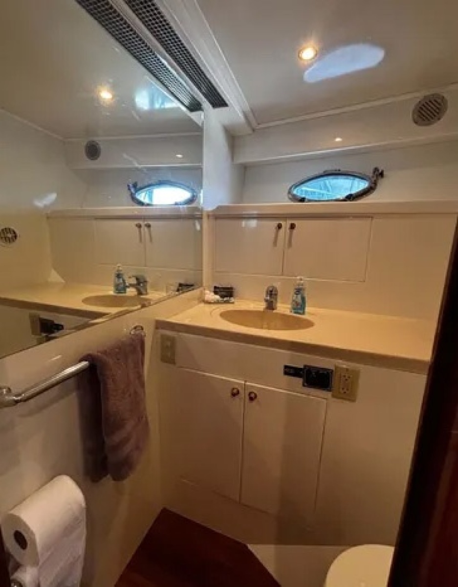 2000 Jefferson Marquessa 56 Cockpit