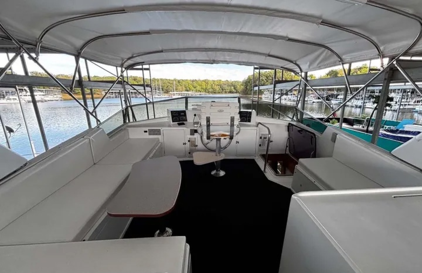 2000 Jefferson Marquessa 56 Cockpit