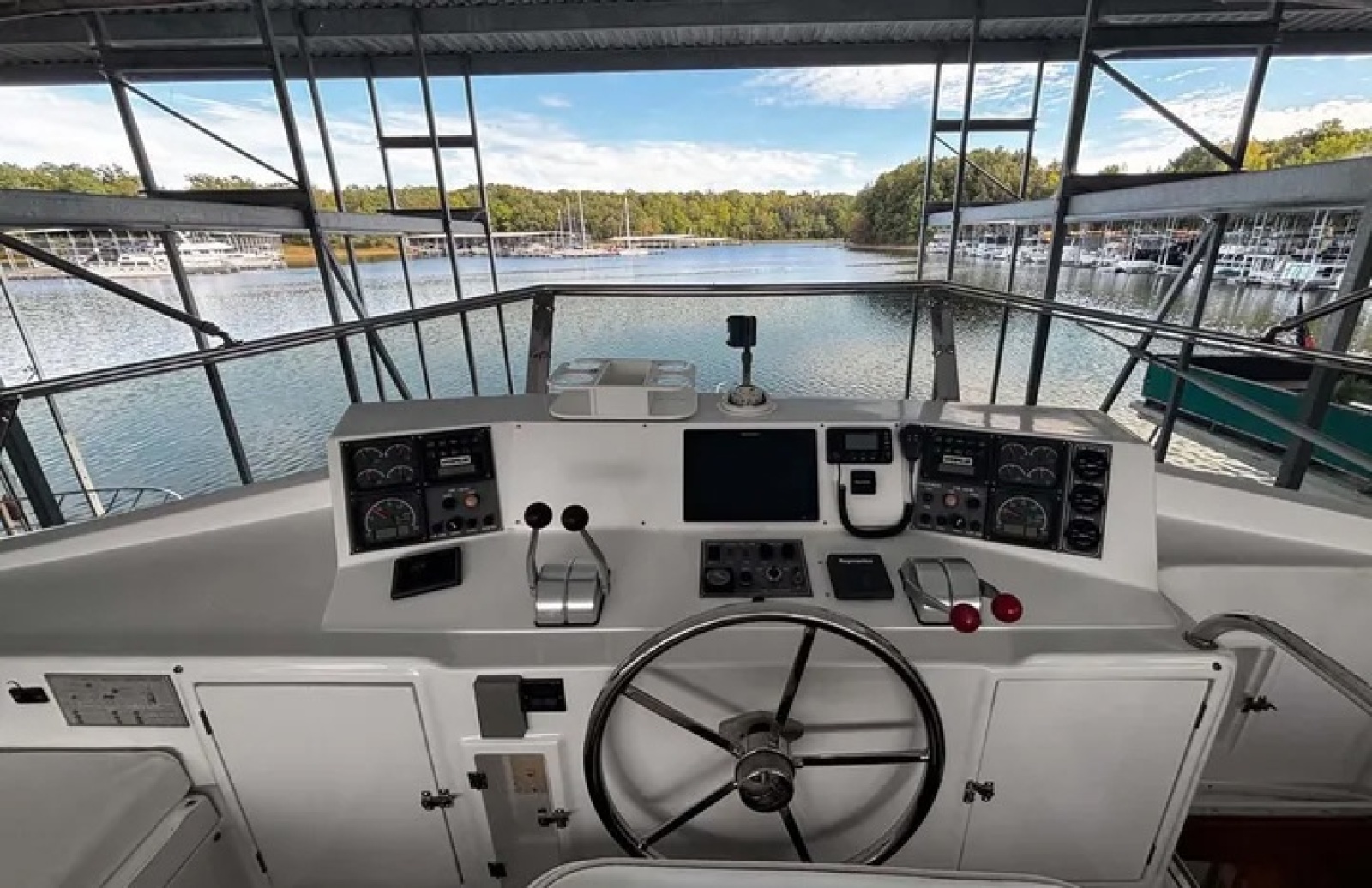 2000 Jefferson Marquessa 56 Cockpit