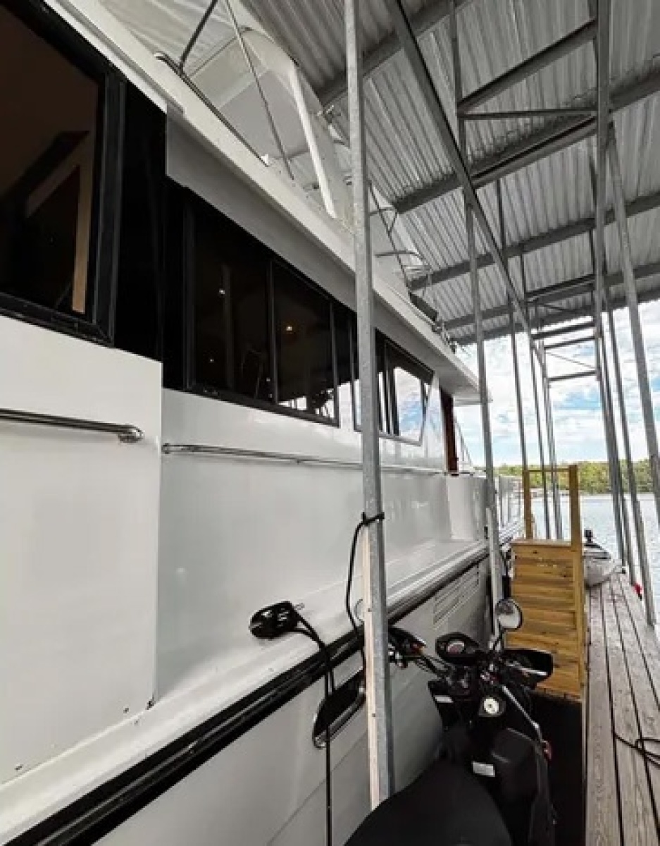 2000 Jefferson Marquessa 56 Cockpit