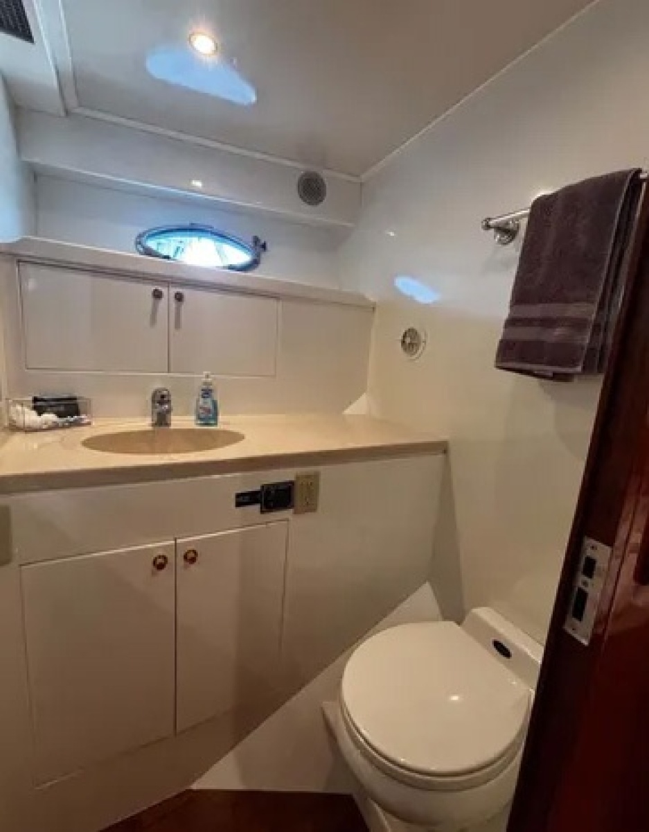 2000 Jefferson Marquessa 56 Cockpit