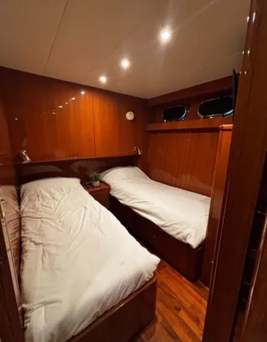 2000 Jefferson Marquessa 56 Cockpit