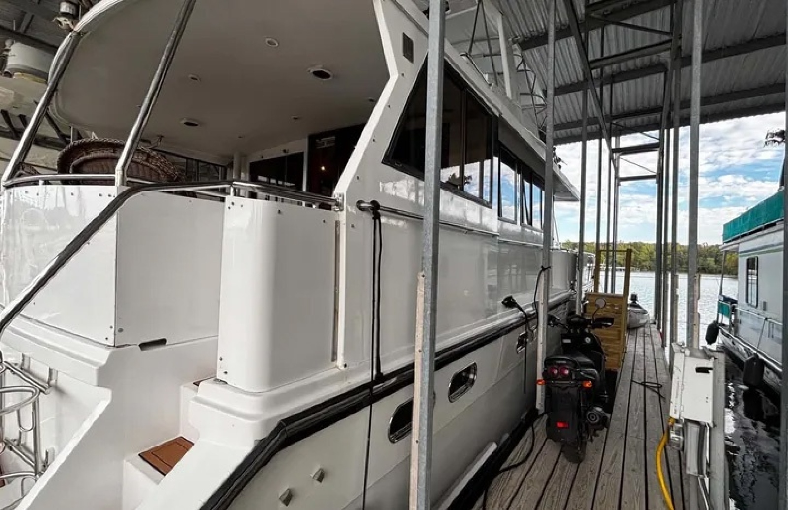 2000 Jefferson Marquessa 56 Cockpit
