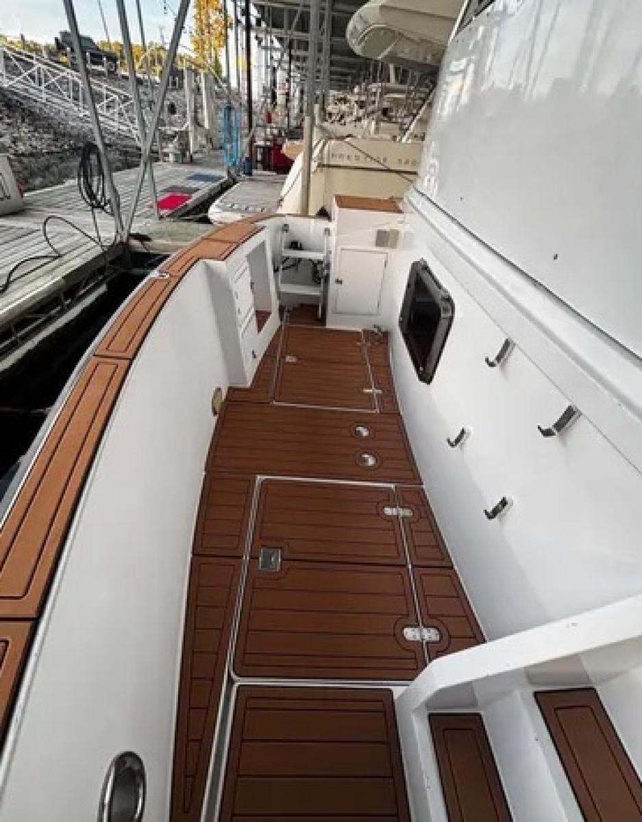 2000 Jefferson Marquessa 56 Cockpit