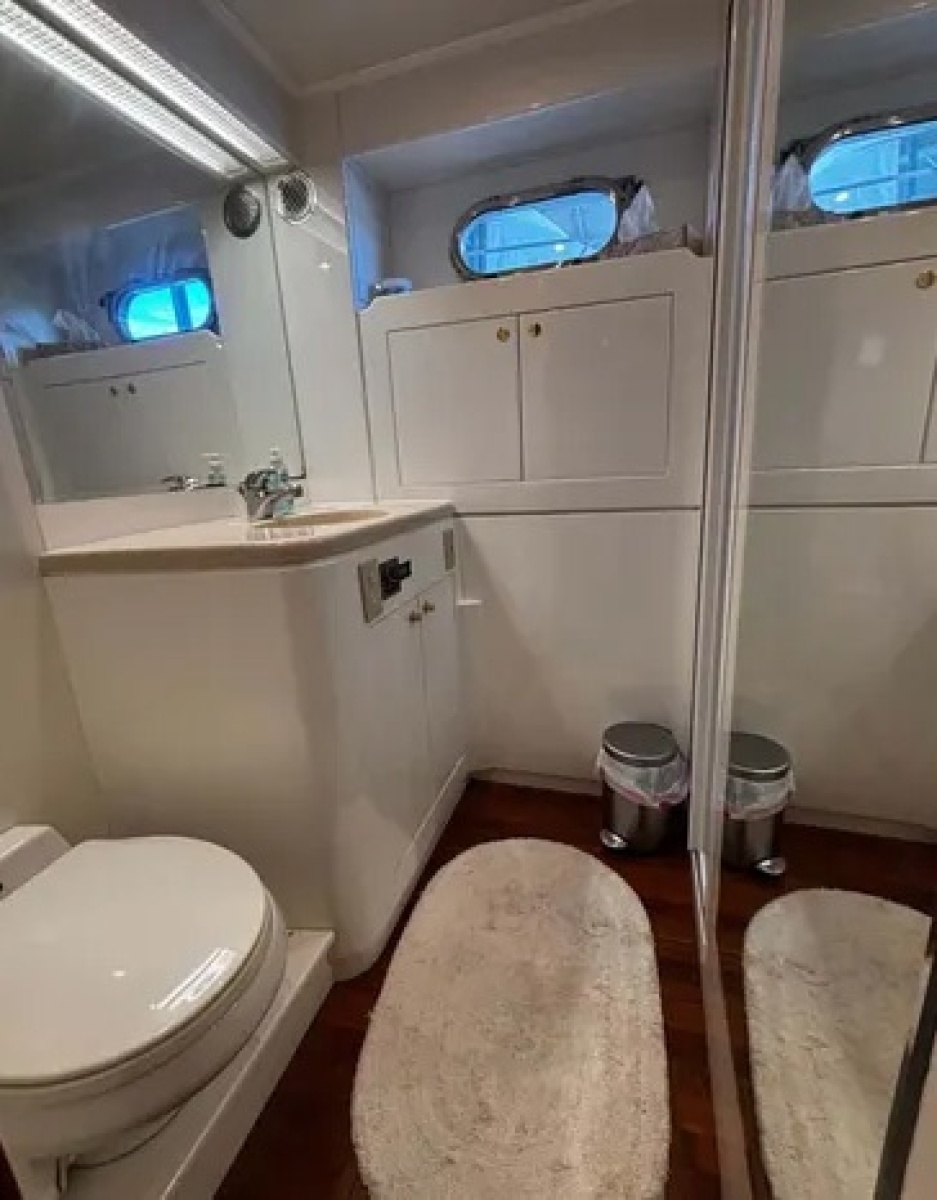 2000 Jefferson Marquessa 56 Cockpit