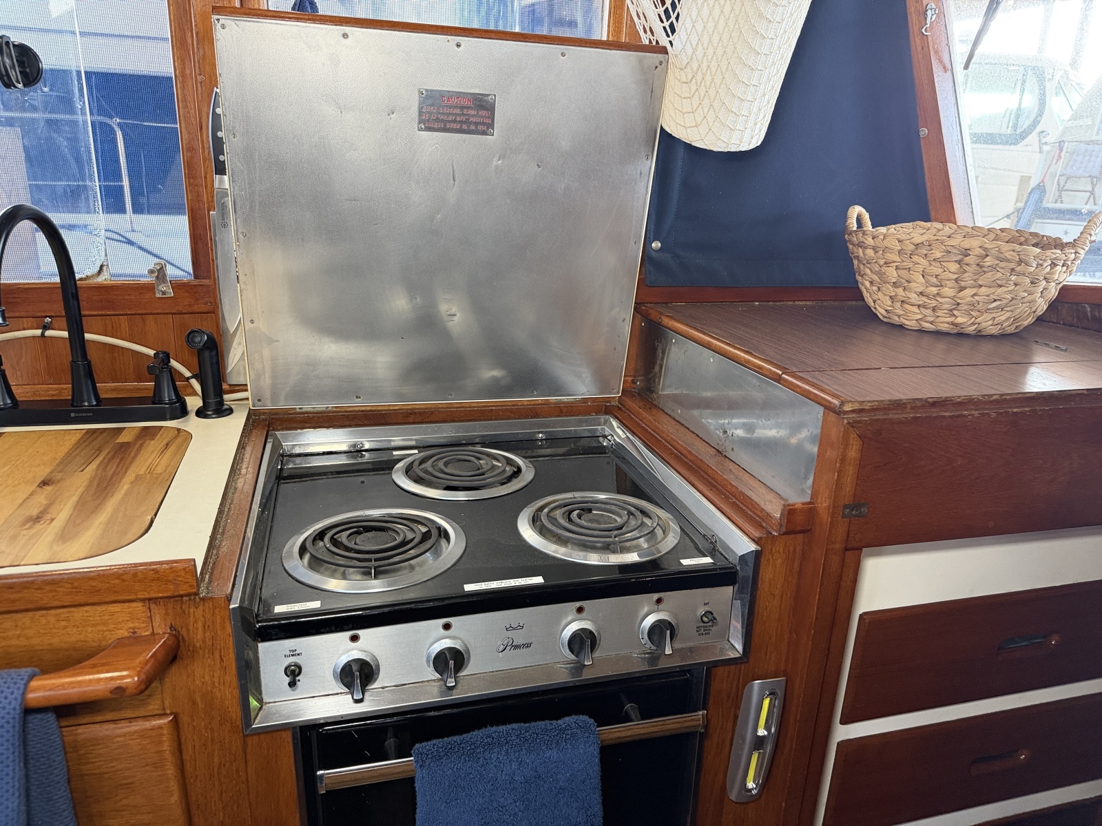 1979 Grand Banks Classic