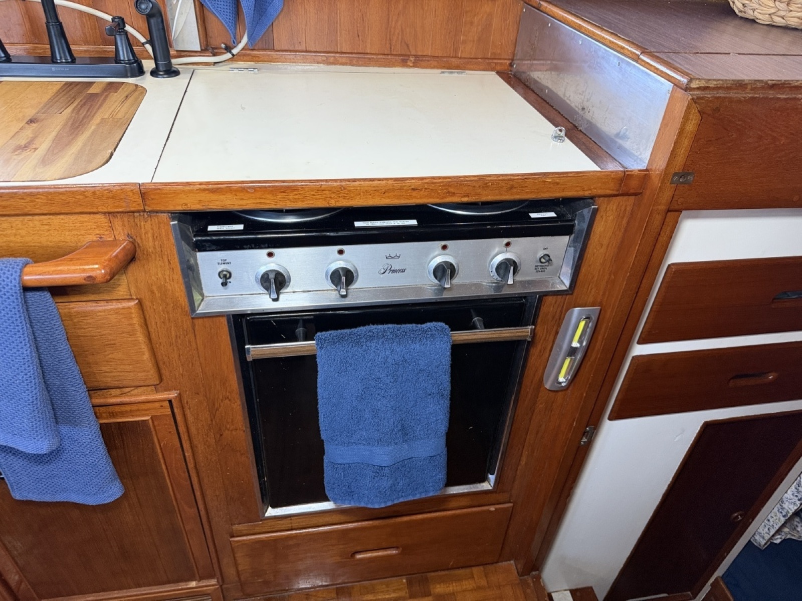 1979 Grand Banks Classic