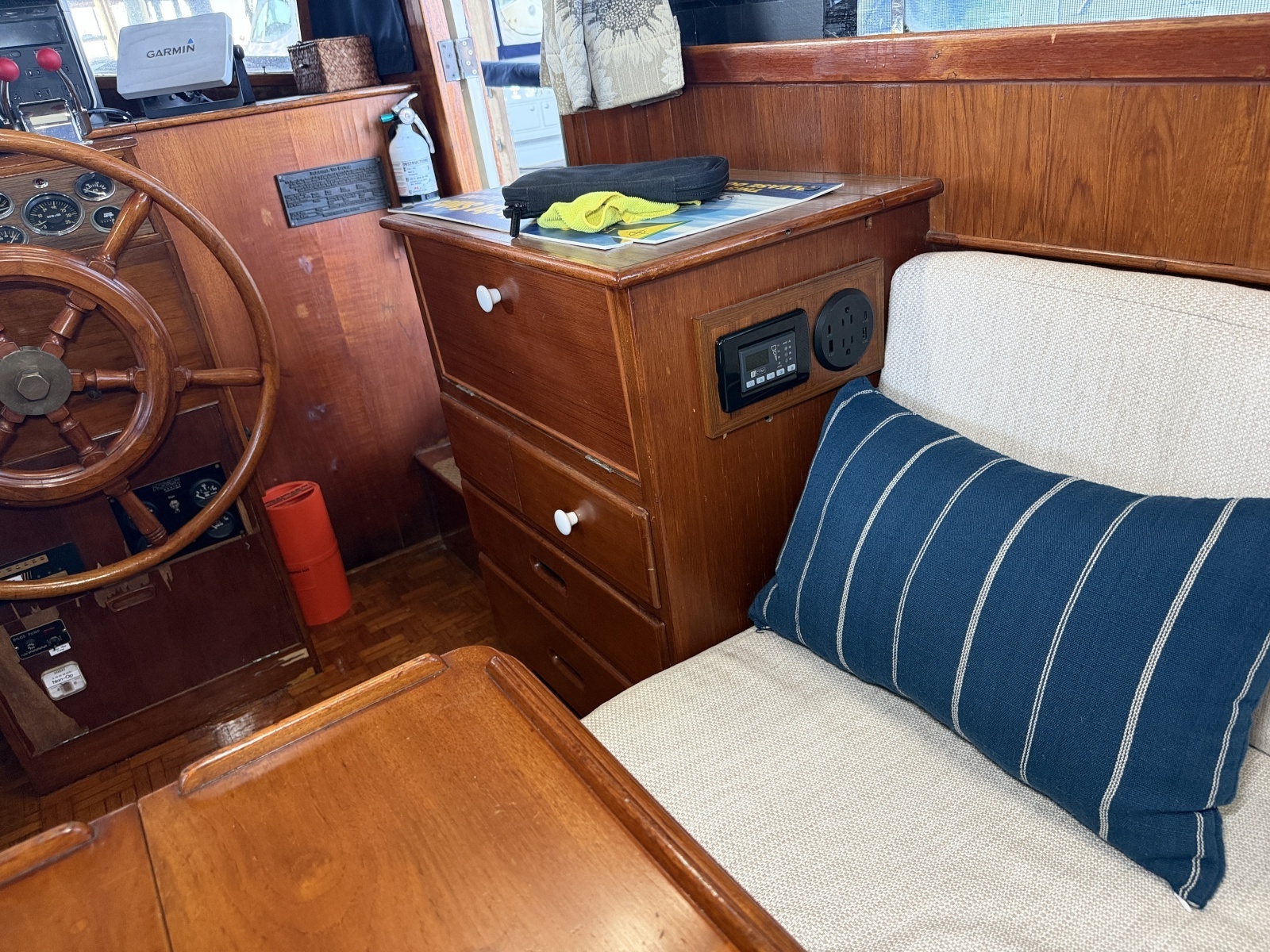 1979 Grand Banks Classic