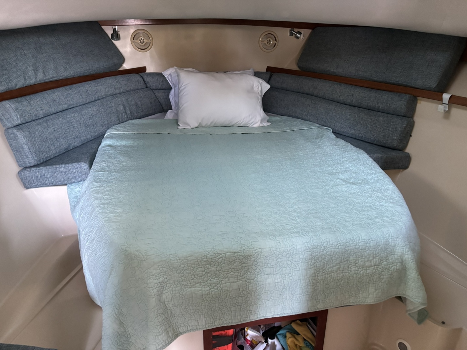 2002 Albin 32+2 Command Bridge