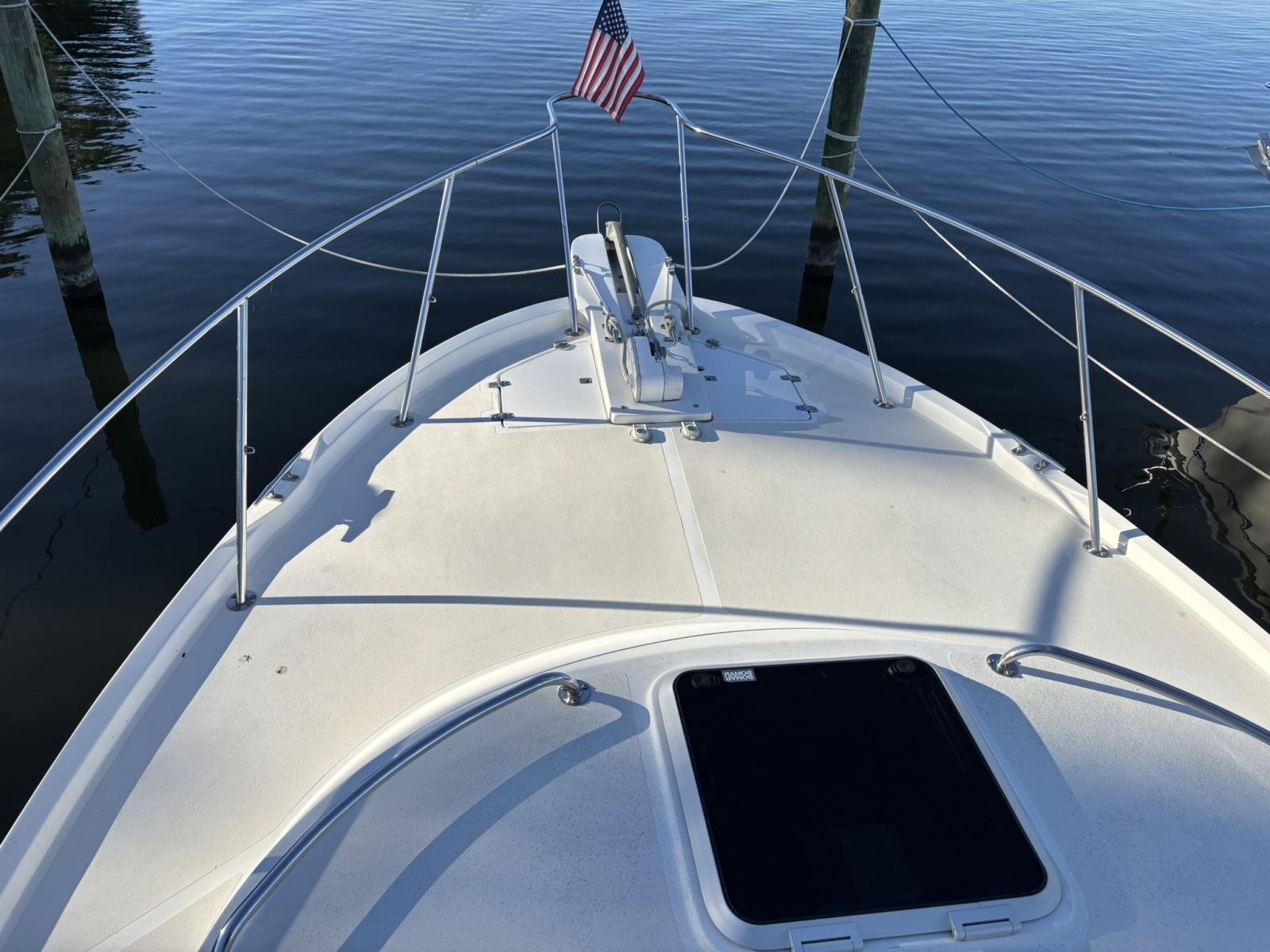 2002 Albin 32+2 Command Bridge