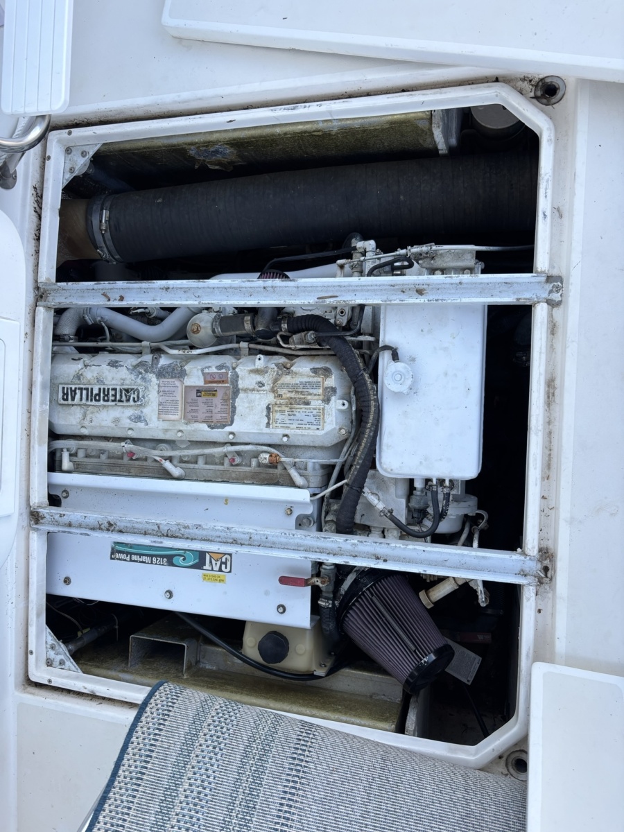 2002 Albin 32+2 Command Bridge
