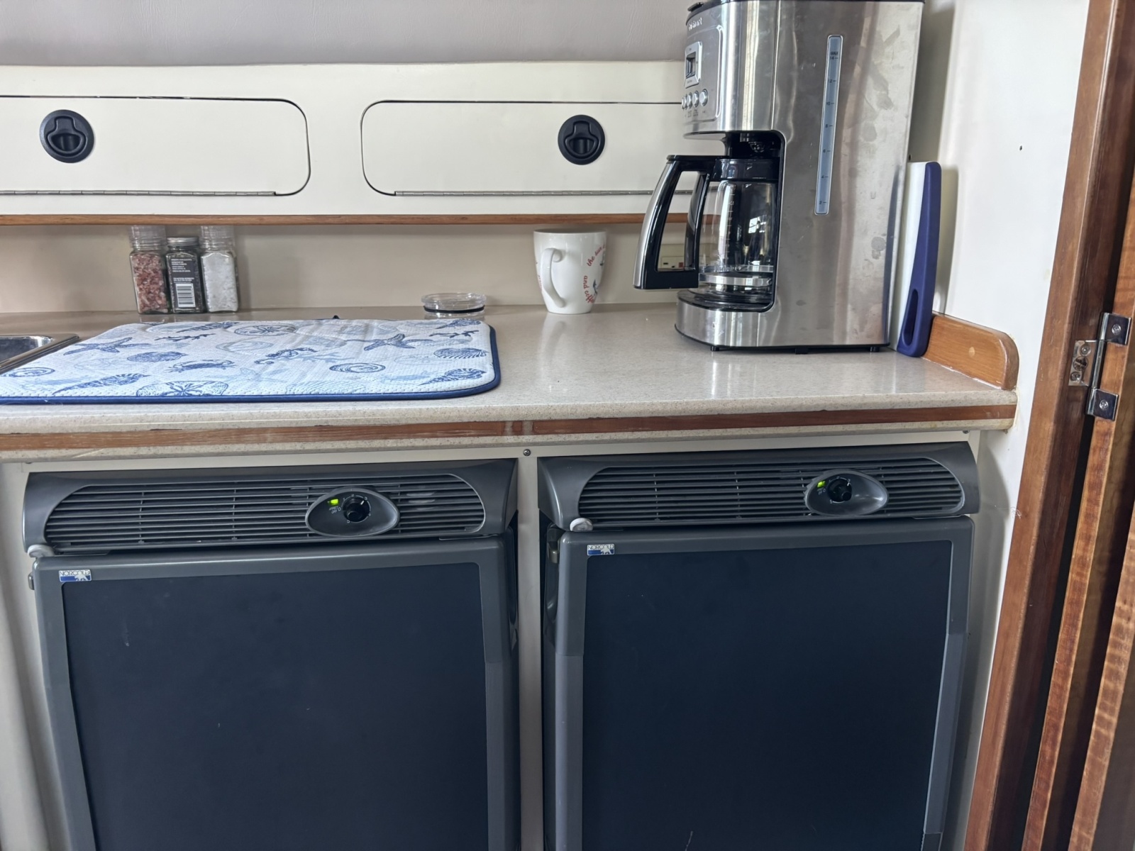 2002 Albin 32+2 Command Bridge