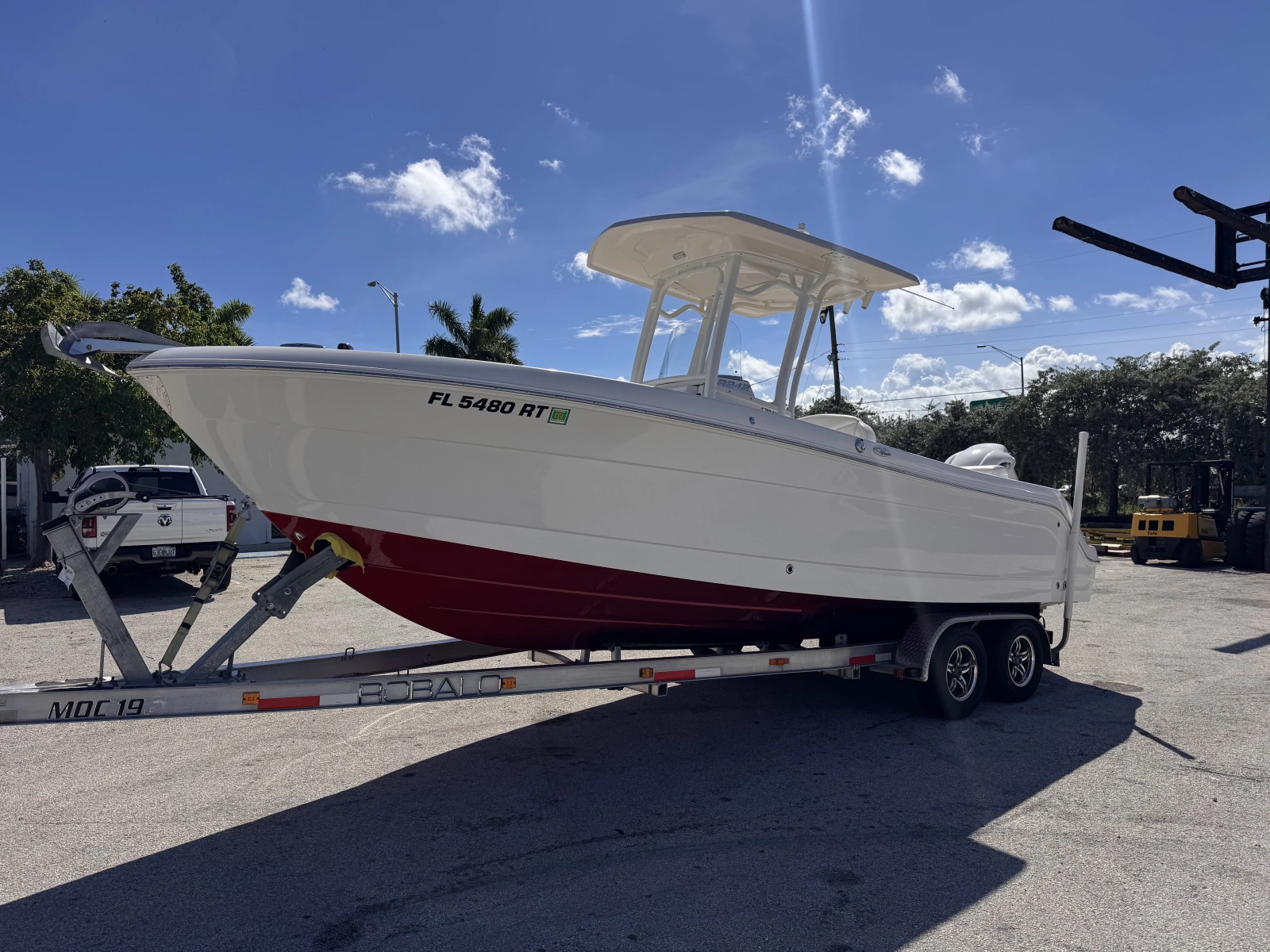 2017 Robalo R242