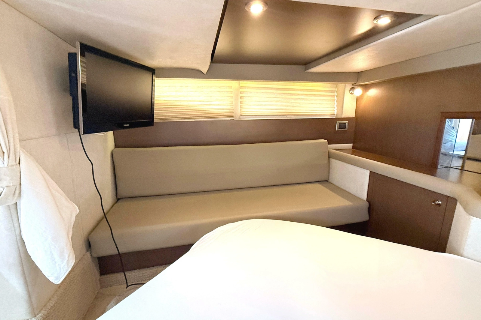 2013 Sea Ray 370 Venture