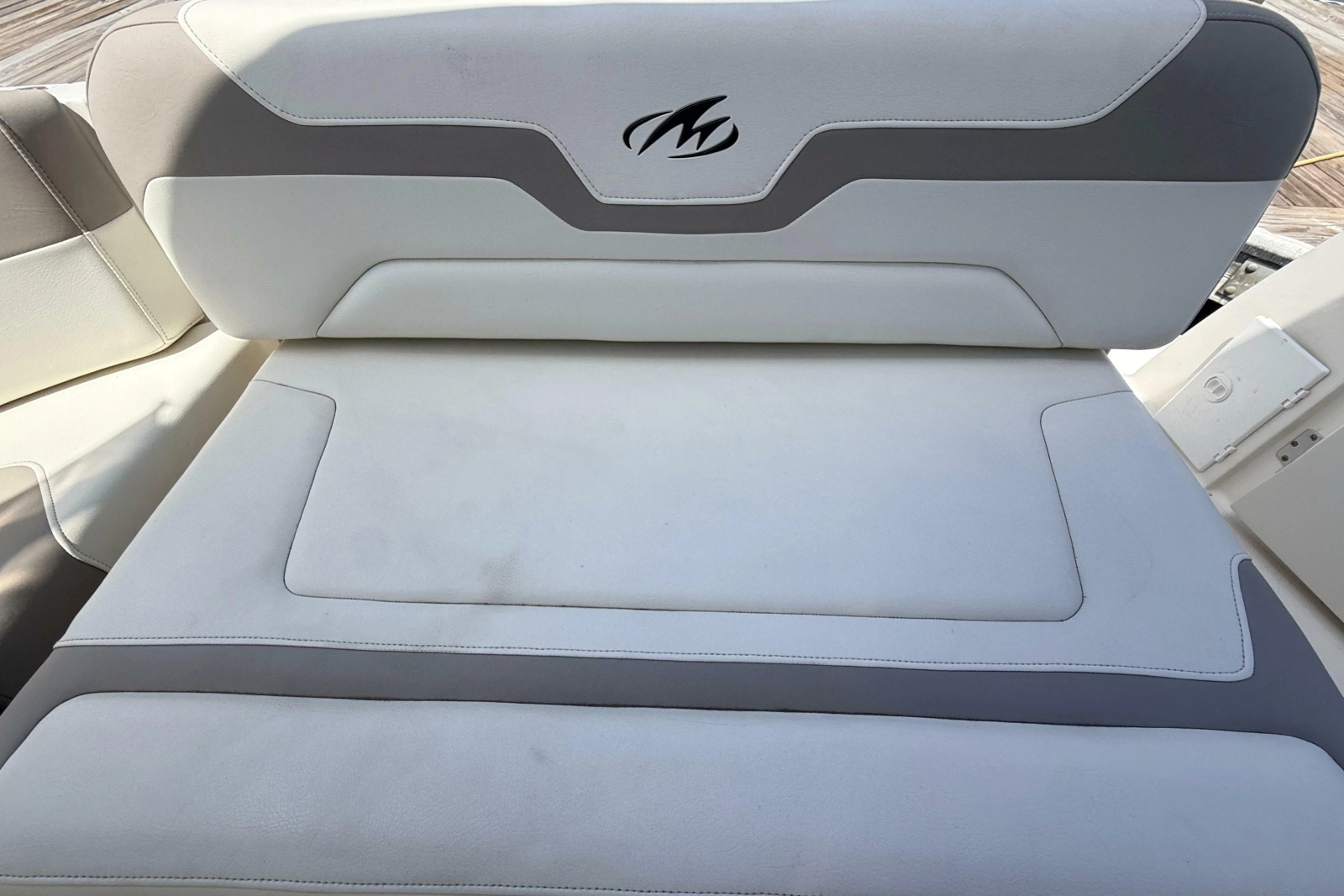 2011 Monterey 320 Sport Yacht
