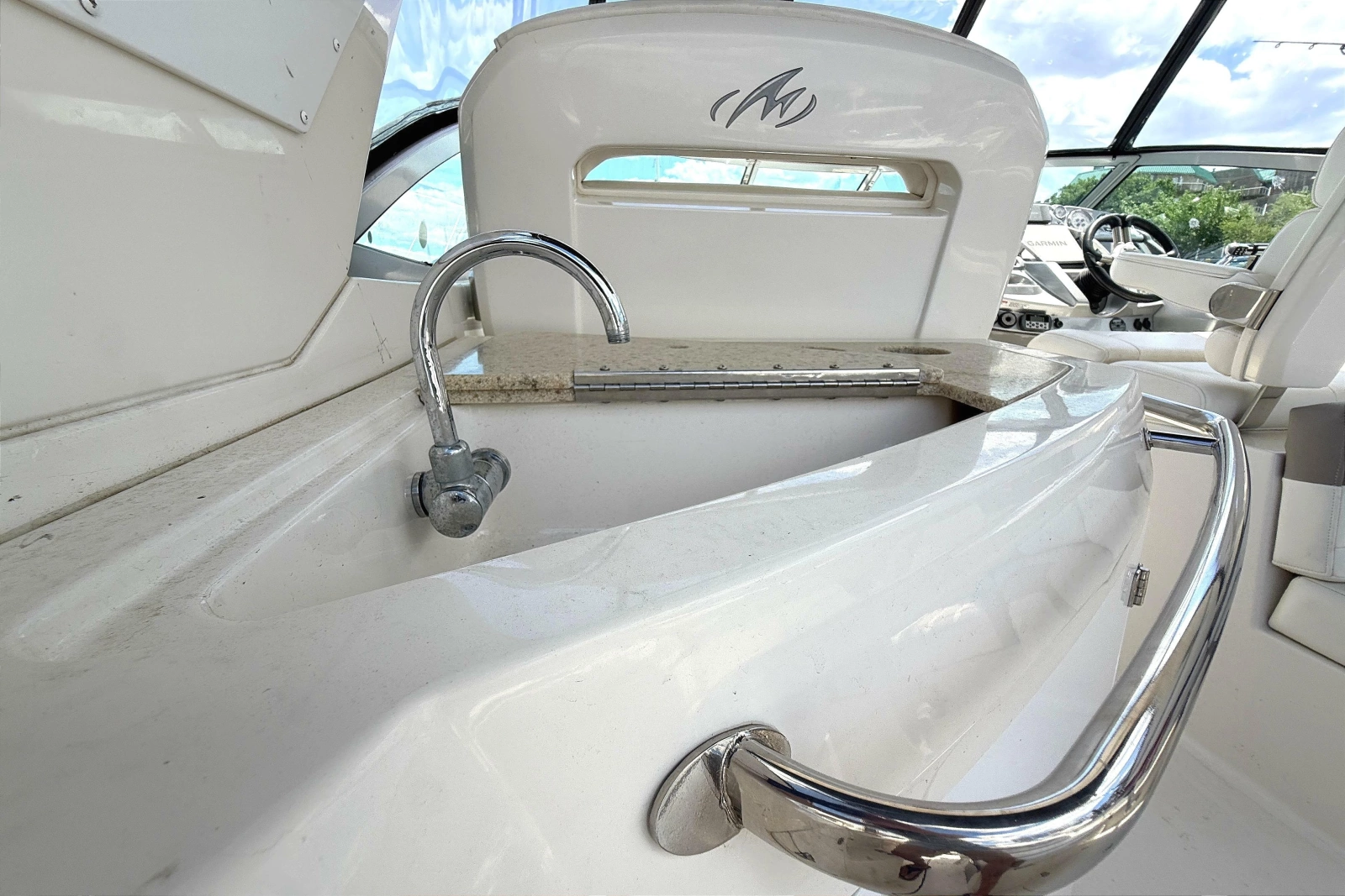2011 Monterey 320 Sport Yacht