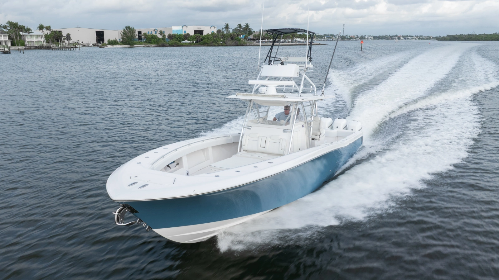 2018 Invincible 42