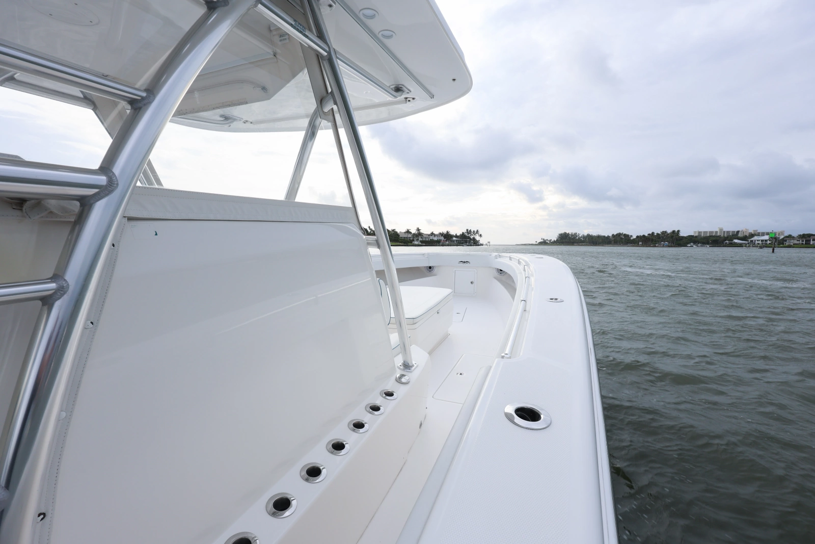 2018 Invincible 42