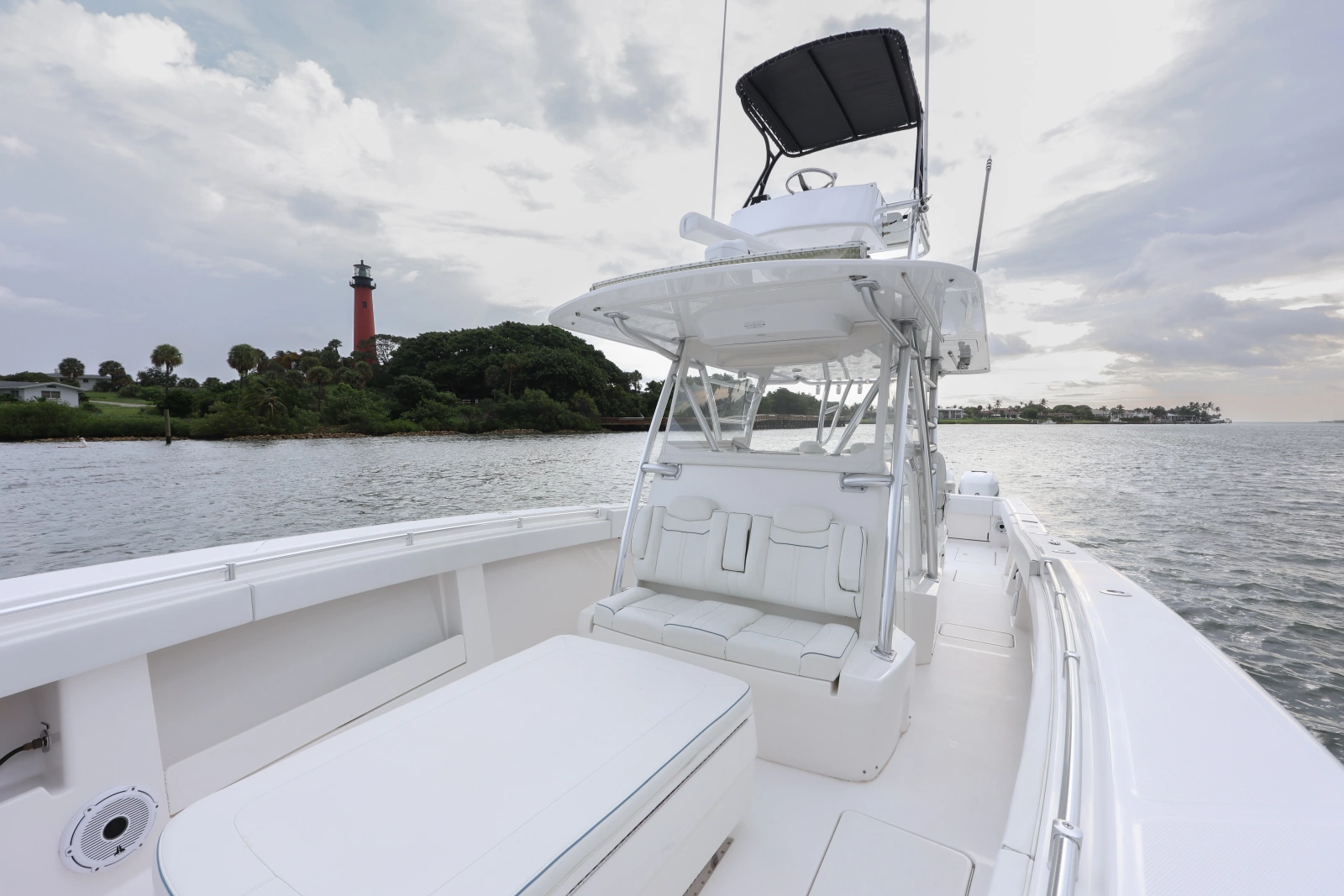 2018 Invincible 42