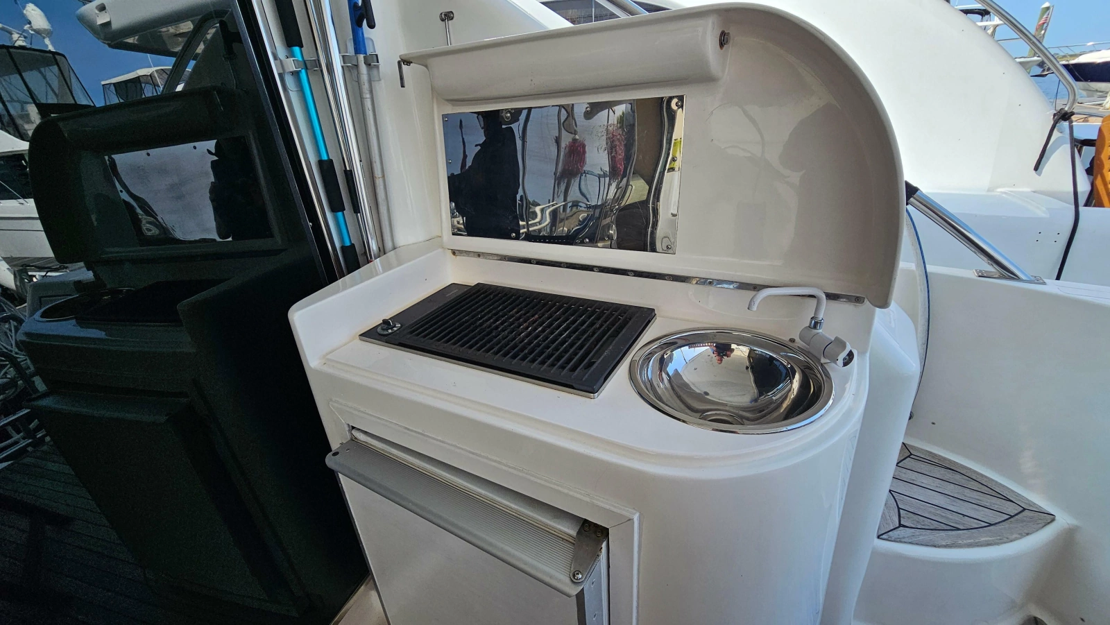 2005 Neptunus 56 Flybridge