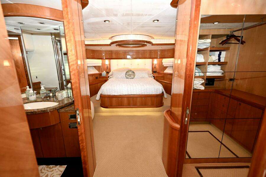Bella - VIP Stateroom Entertainment