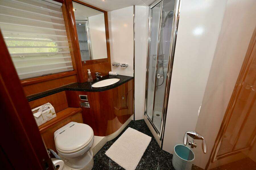 2005 Sunseeker Yacht