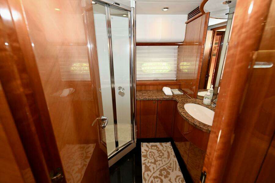 Bella - Port Guest Stateroom