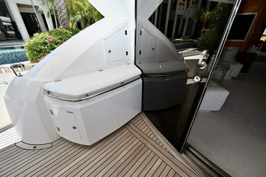 Bella - Aft Deck Entertaining Area
