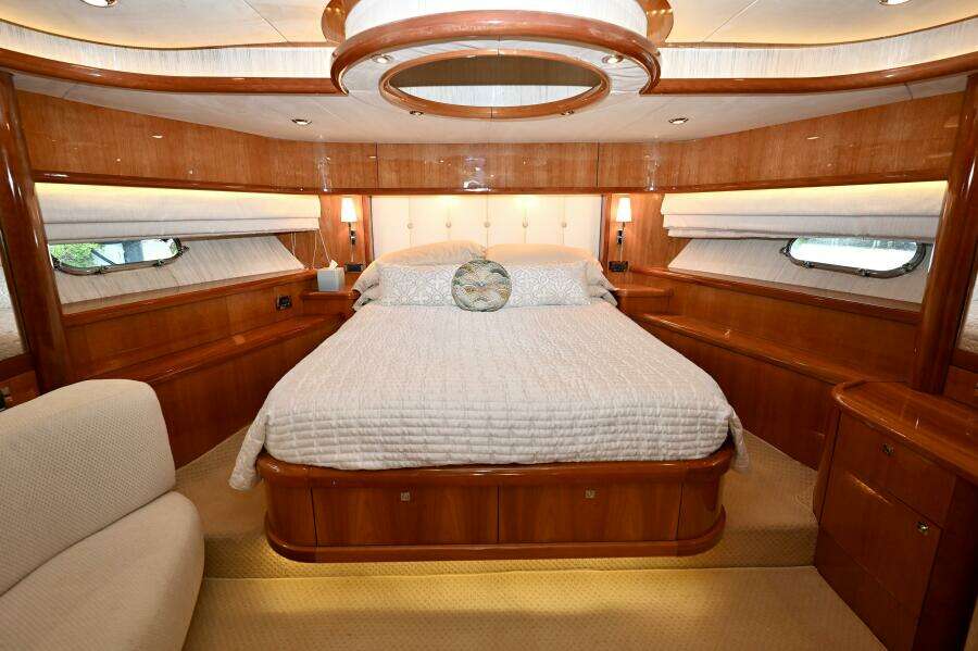 Bella - VIP Stateroom Details