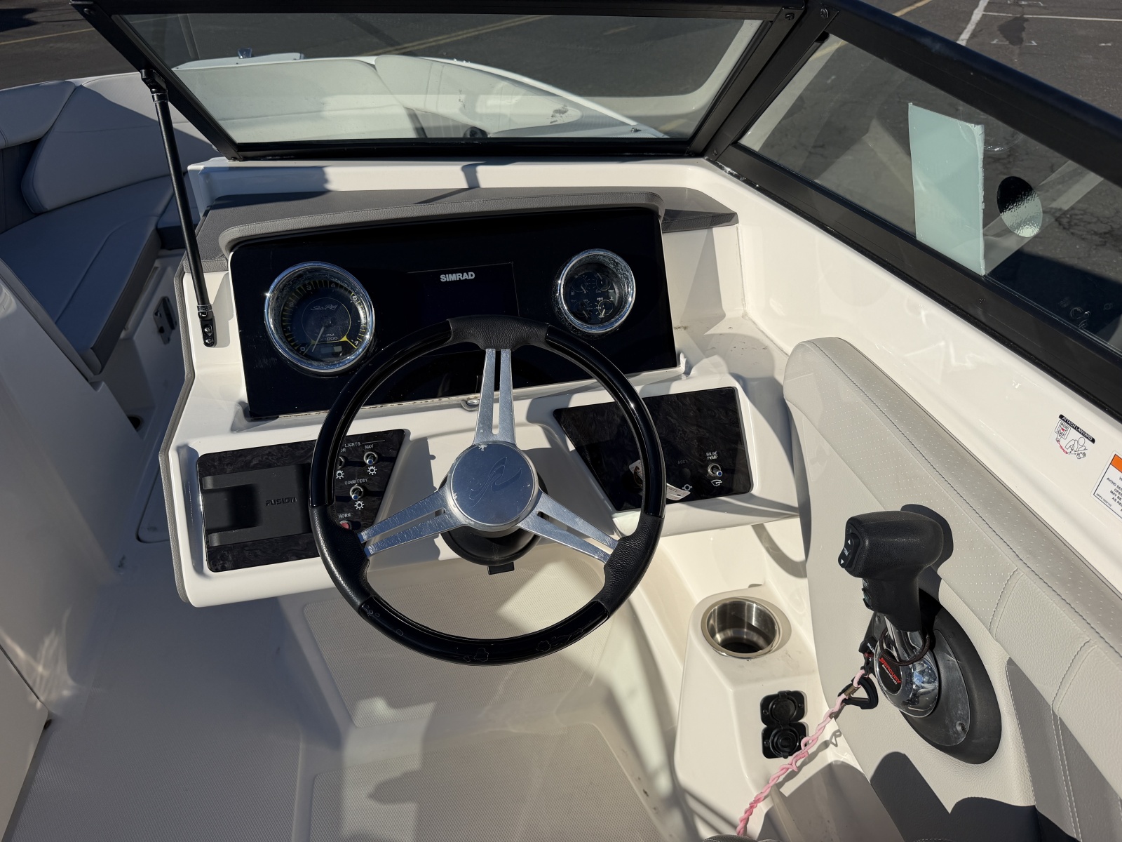 2020 Sea Ray SPX 230 OB