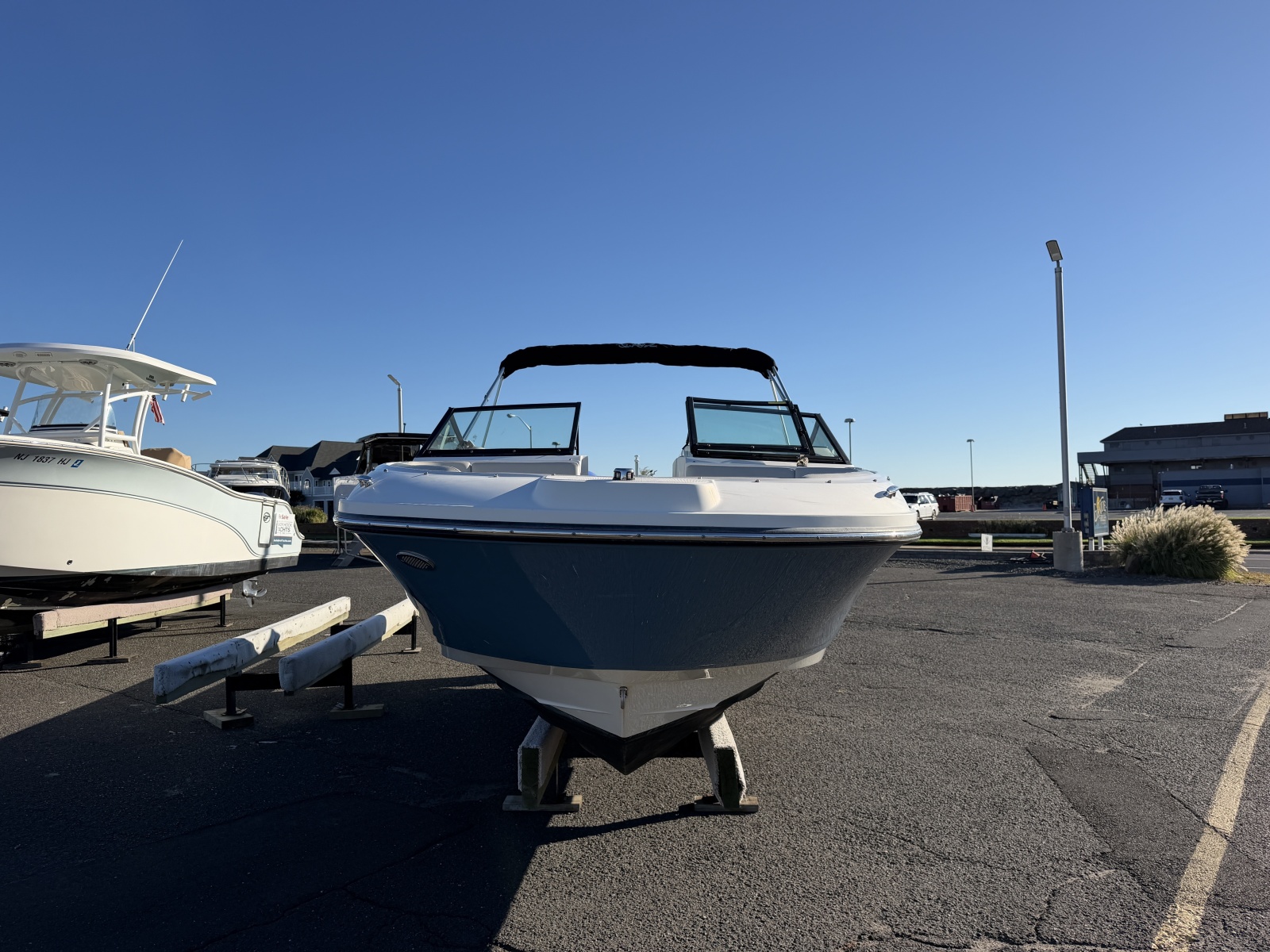 2020 Sea Ray SPX 230 OB