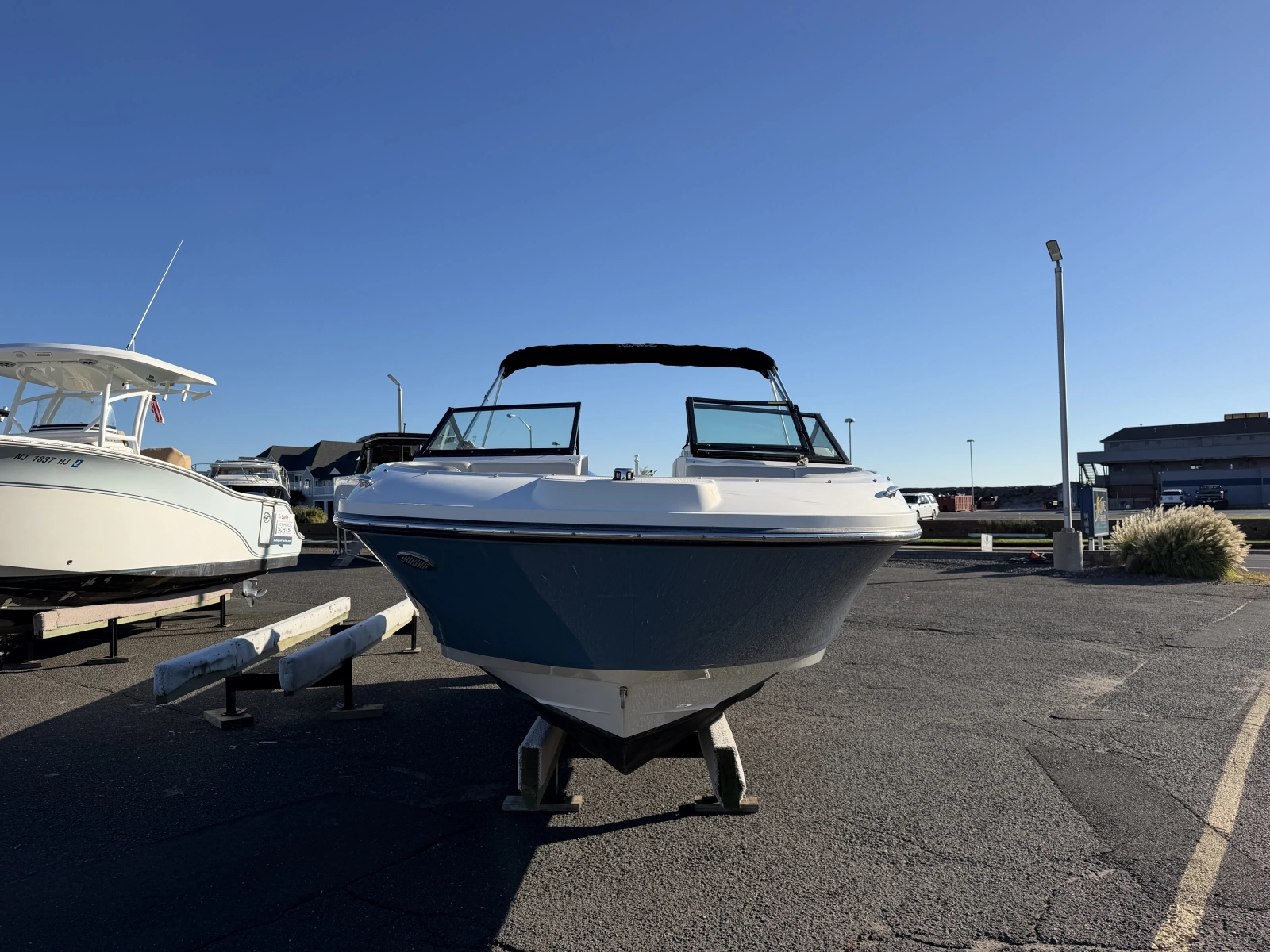 2020 Sea Ray SPX 230 OB