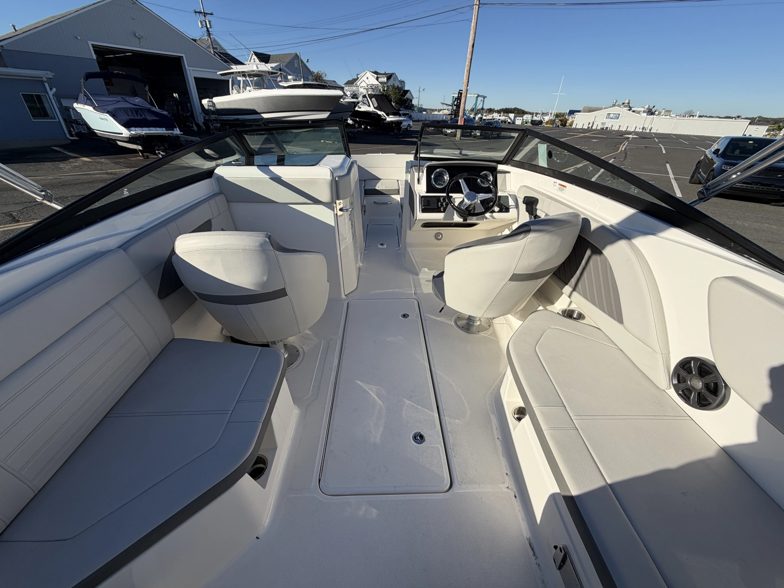 2020 Sea Ray SPX 230 OB