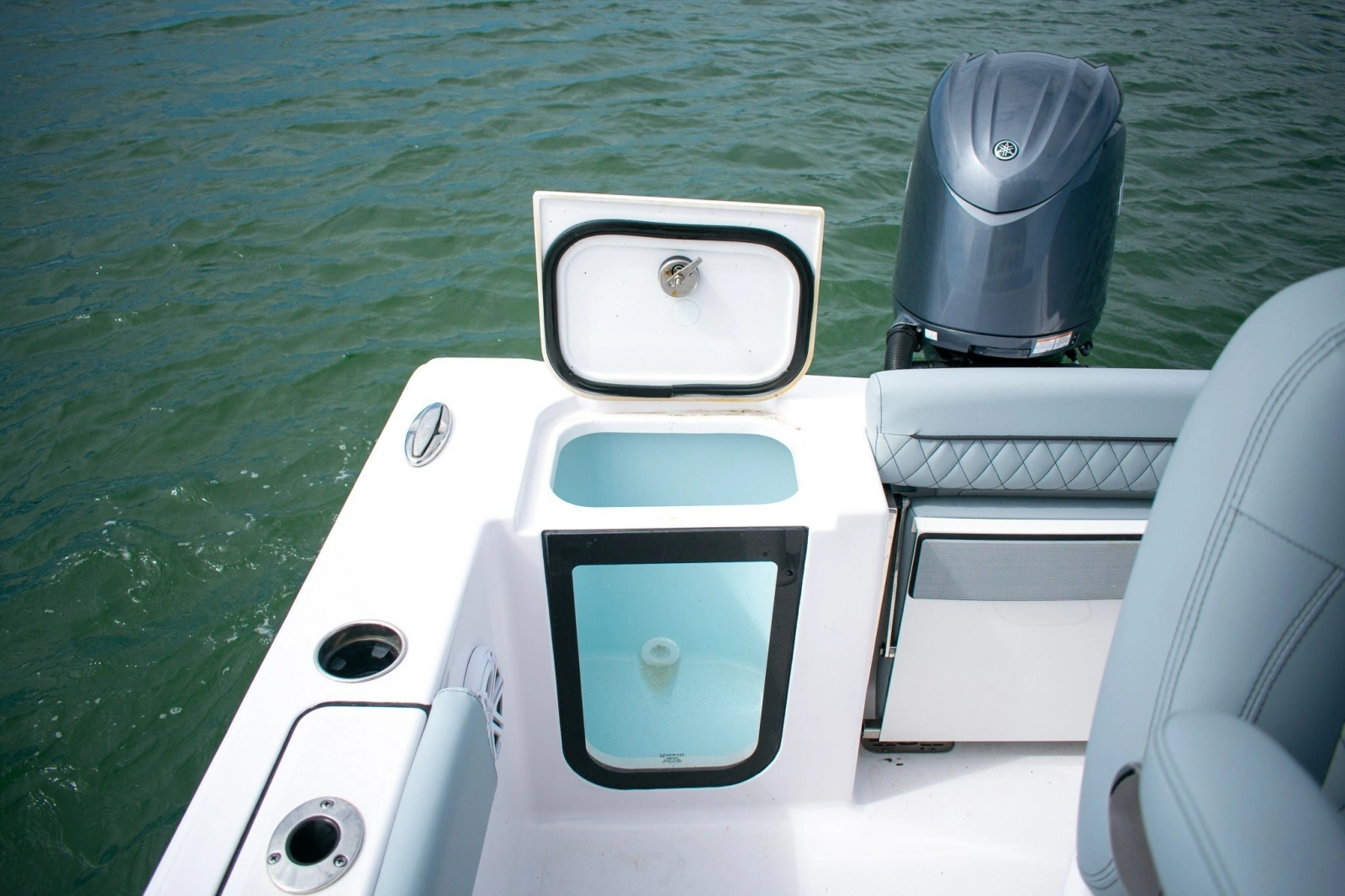 2026 Sportsman Open 212 Center Console
