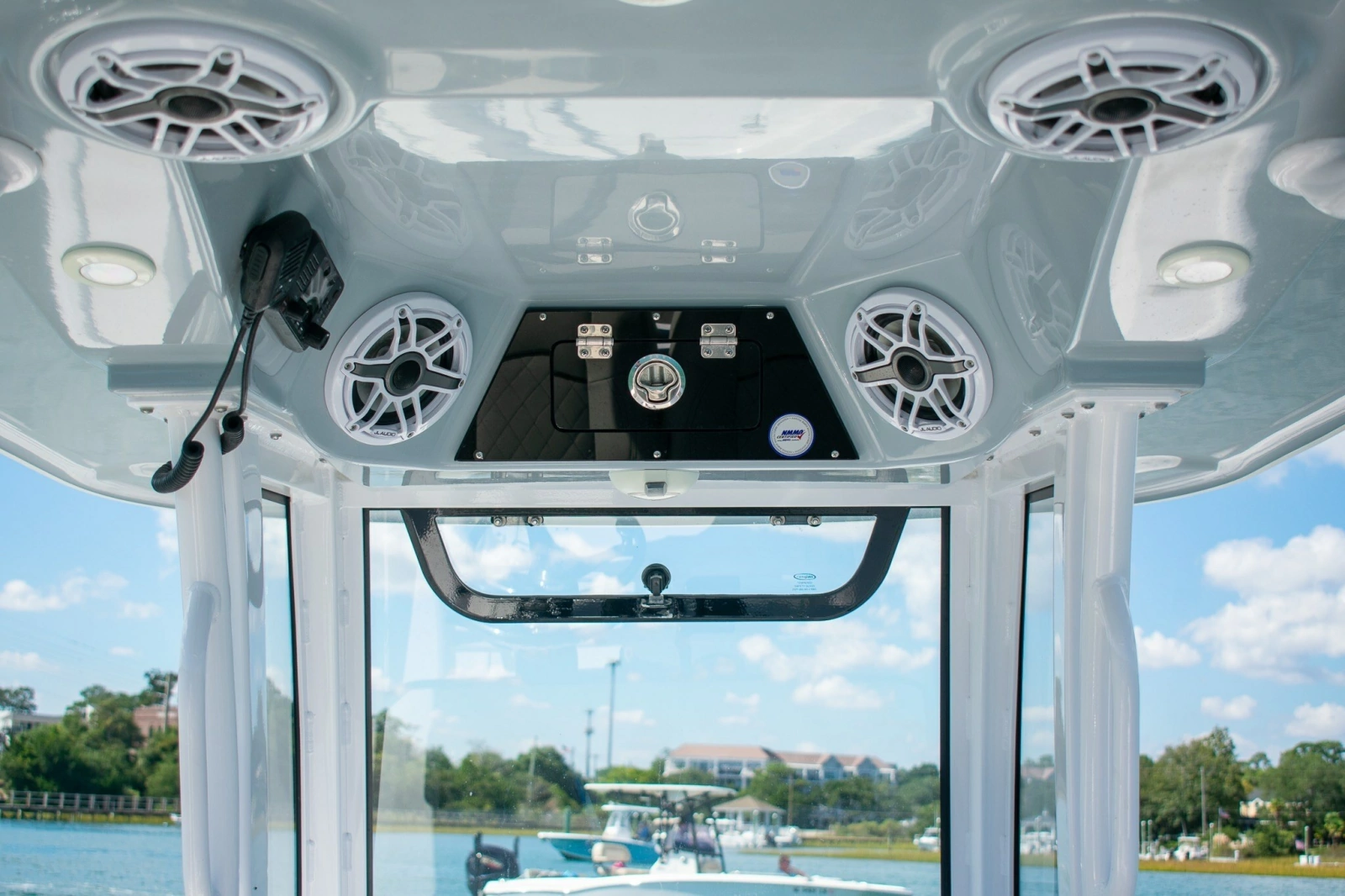 2023 Sportsman Masters 247 Bay Boat
