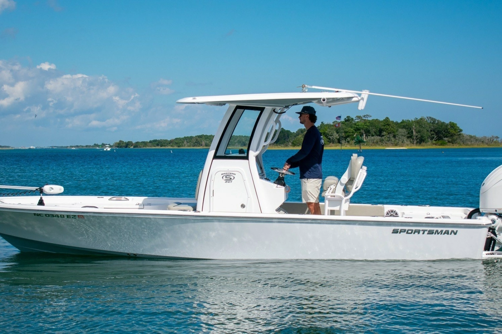 2023 Sportsman Masters 247 Bay Boat