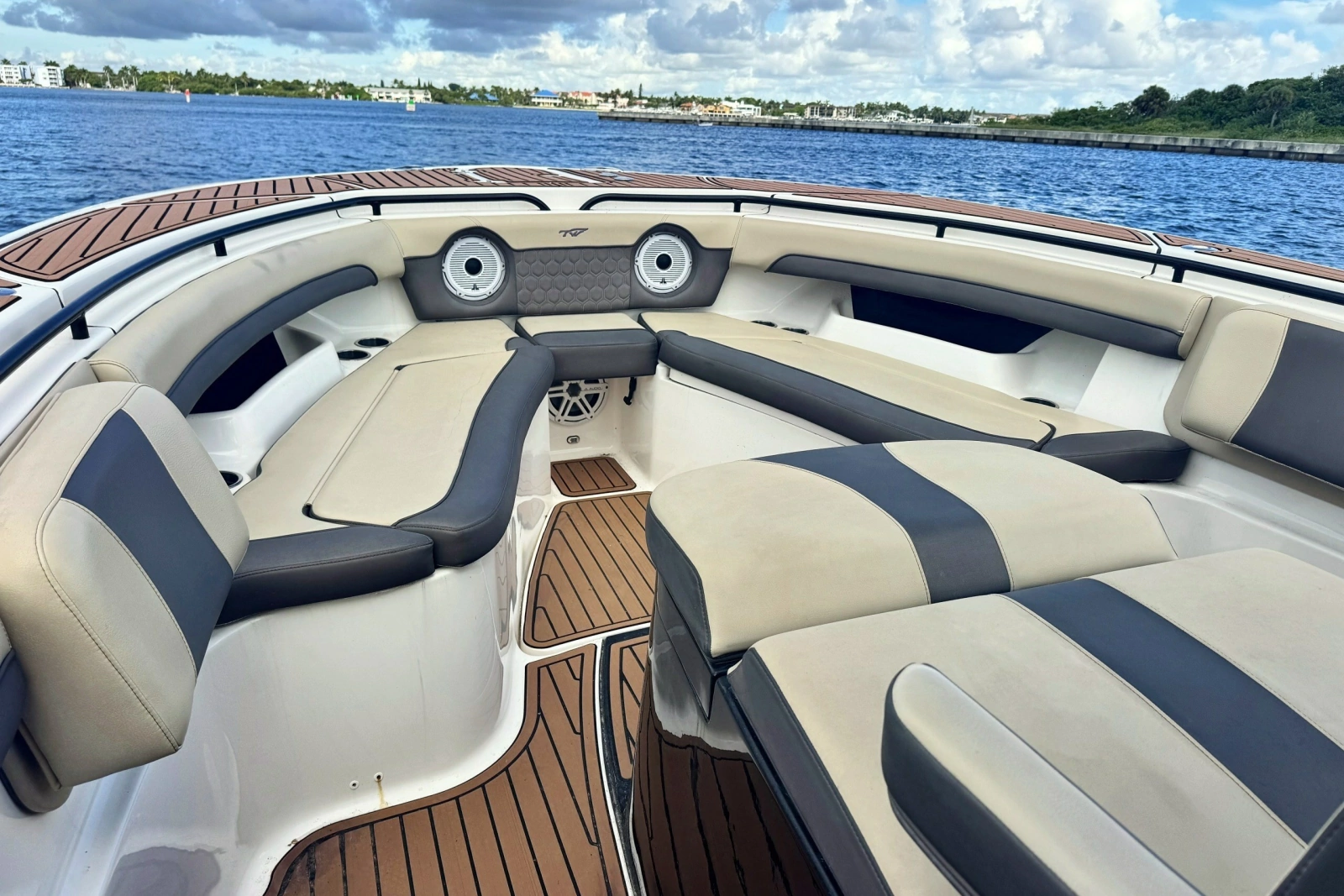 2019 Tidewater 320 CC Adventure