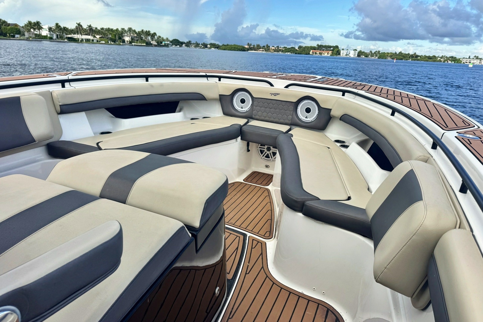 2019 Tidewater 320 CC Adventure