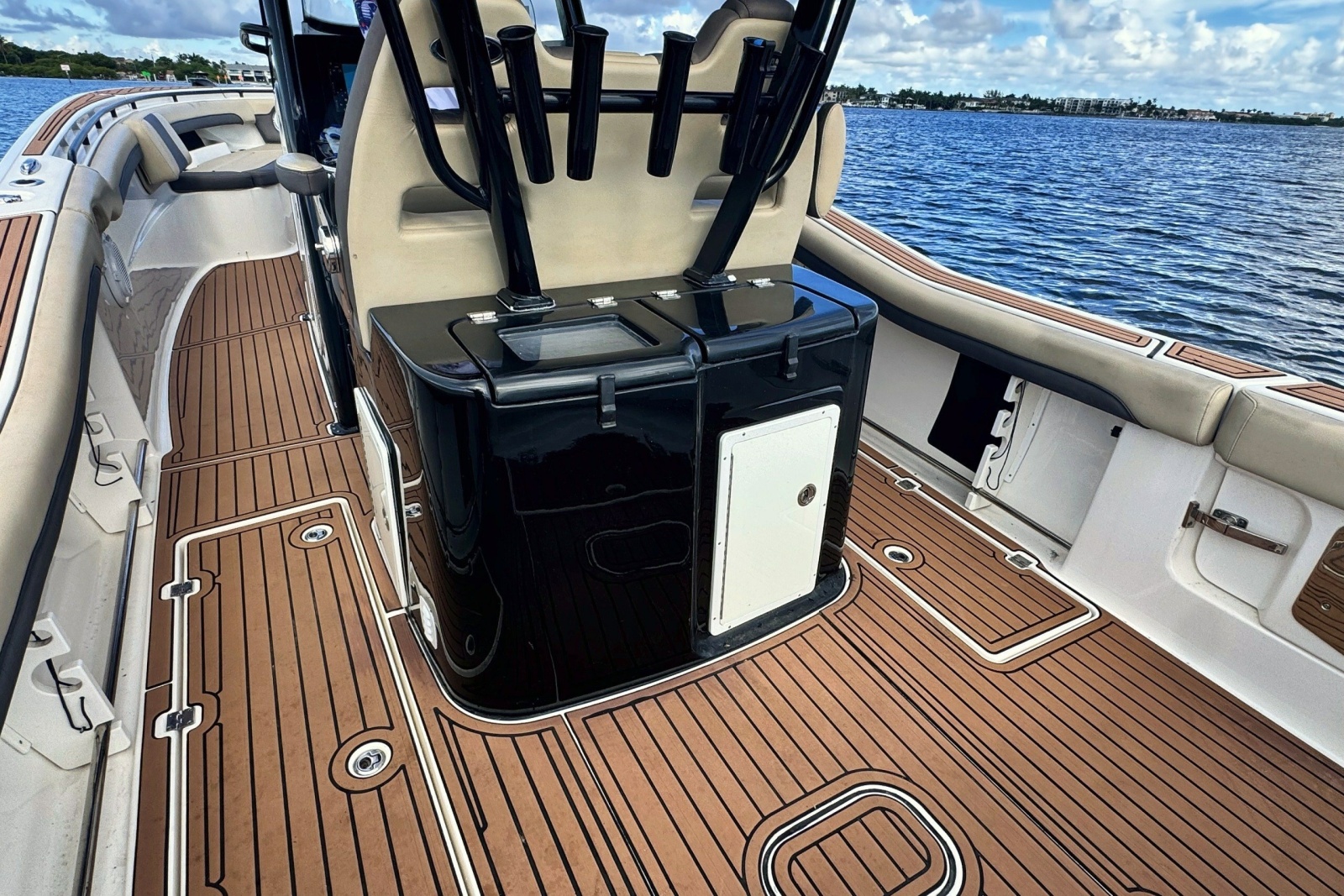2019 Tidewater 320 CC Adventure