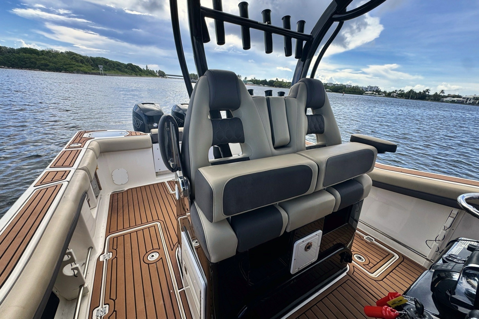 2019 Tidewater 320 CC Adventure