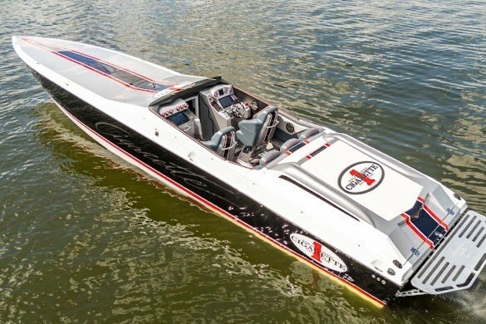 2018 Cigarette 42X