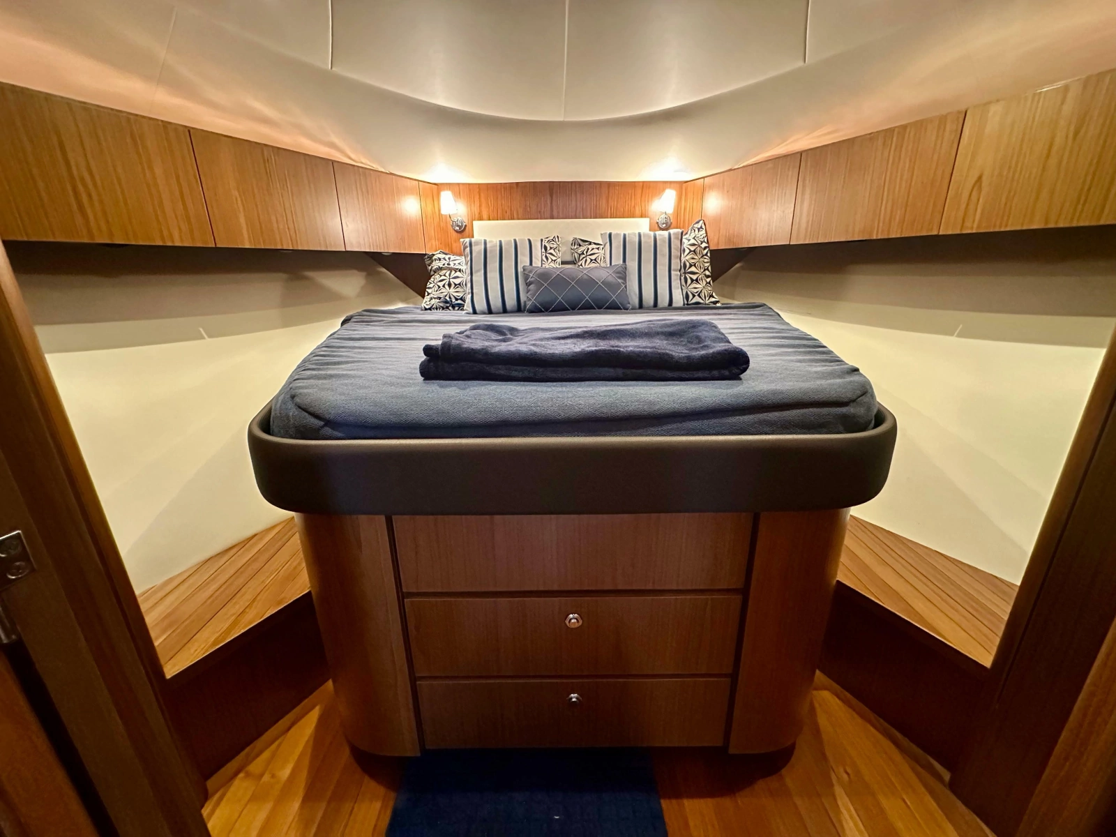 2018 Tiara Yachts 4300 Open
